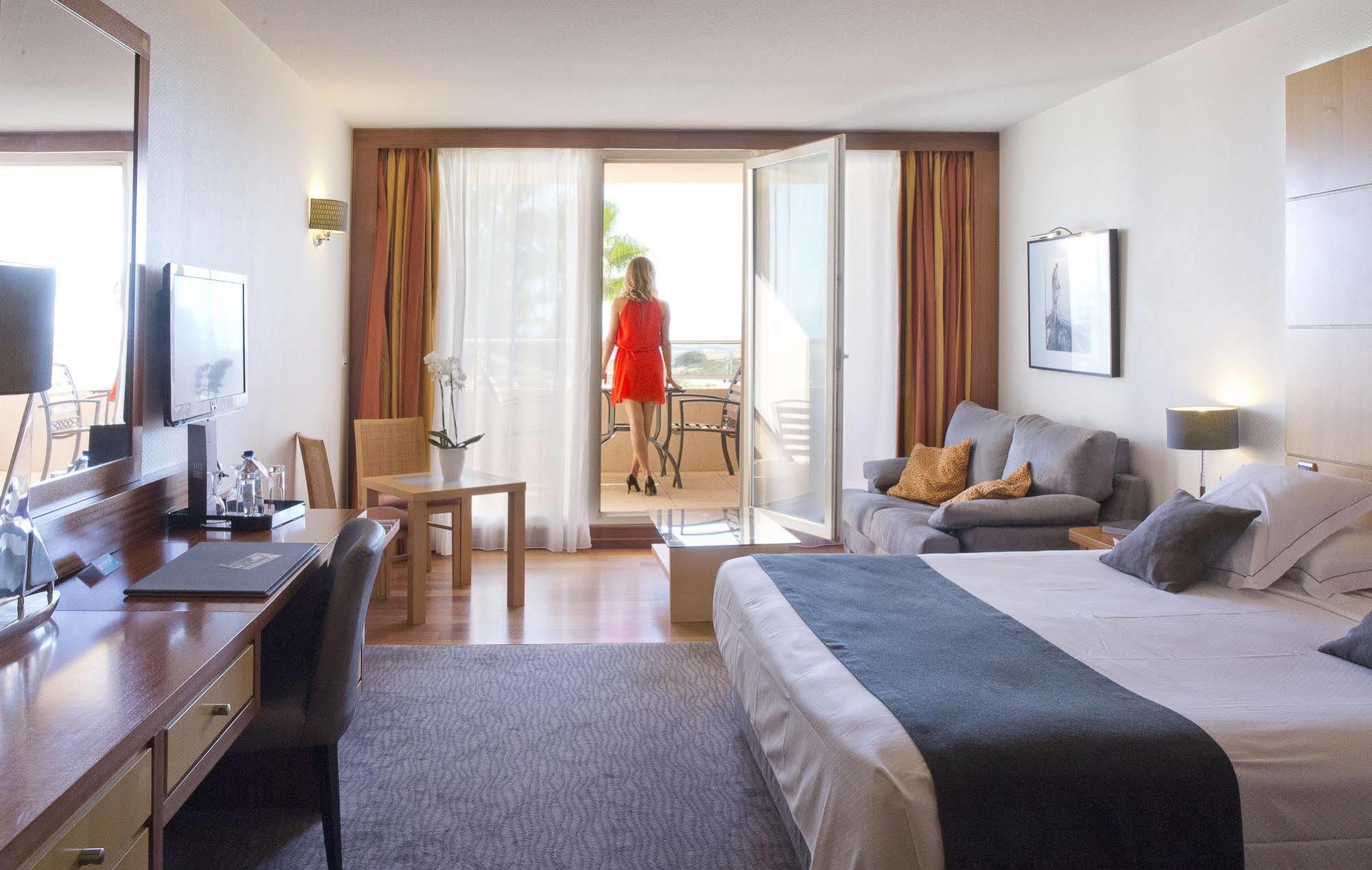 Les Flamants Roses Apart-hotel 3*
